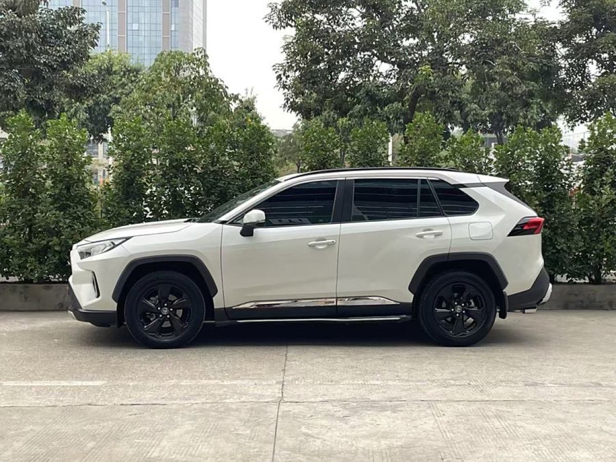 豐田 RAV4榮放  2020款 2.0L CVT兩驅(qū)風(fēng)尚版圖片