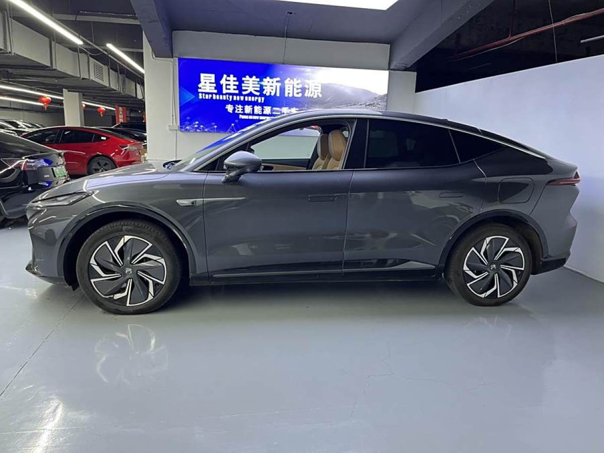 2022年12月R汽車 飛凡R7  2022款 標(biāo)準(zhǔn)高階版