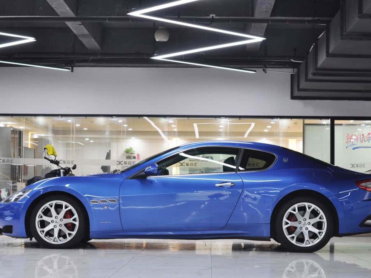 瑪莎拉蒂 GranTurismo  2007款 4.2L 標(biāo)準(zhǔn)版圖片
