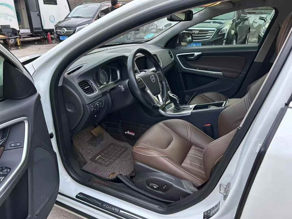 沃爾沃 S60  2015款 L 2.0T T5 智越版圖片