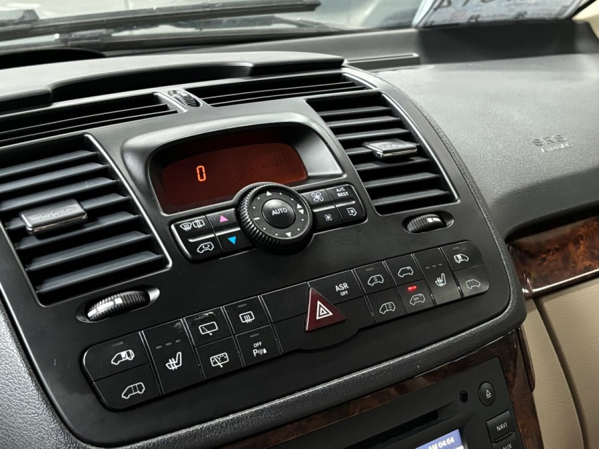 奔驰 唯雅诺  2012款 2.5L 尊贵版图片