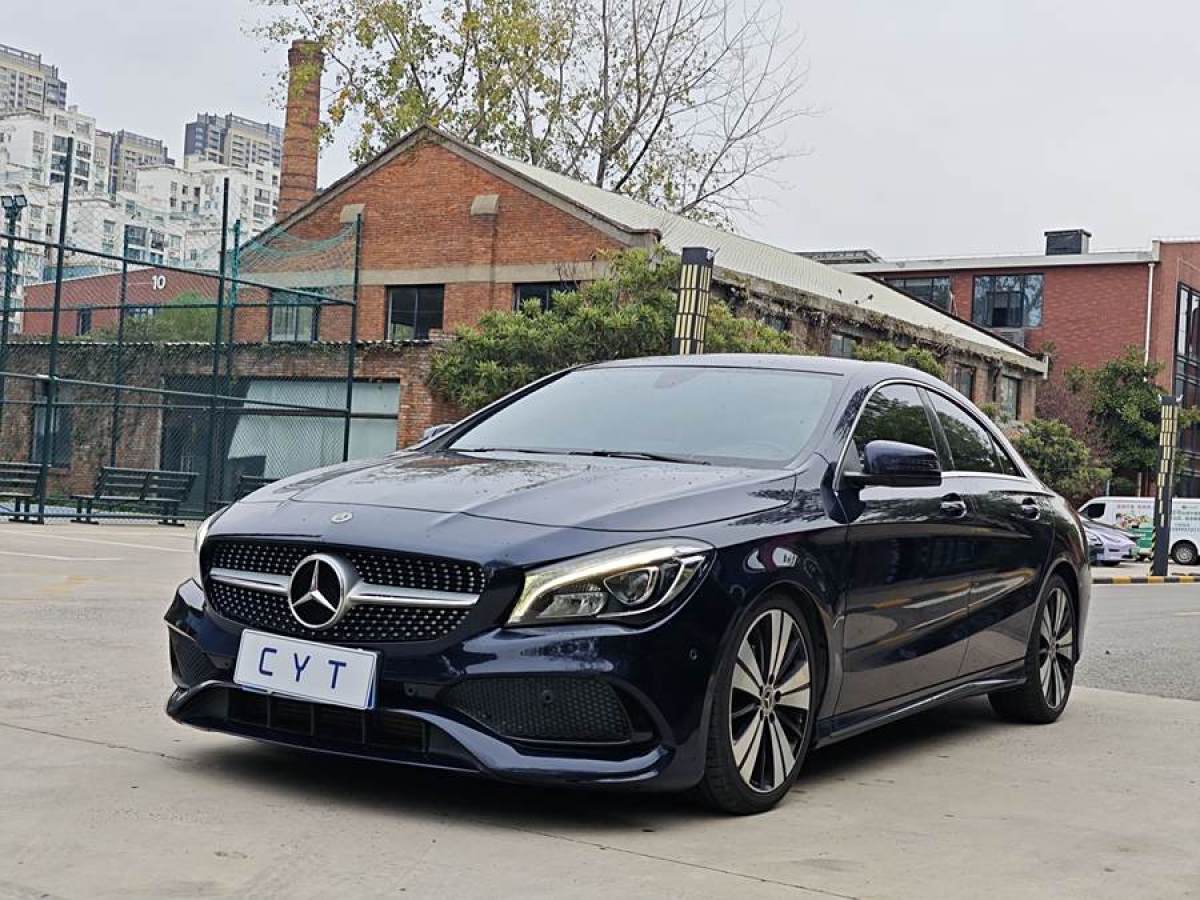 奔馳 奔馳CLA級(jí)  2018款 CLA 200 時(shí)尚型圖片