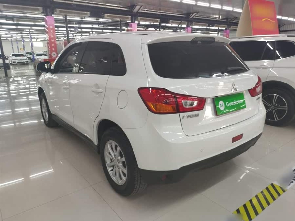 三菱 勁炫ASX  2015款 2.0L CVT兩驅(qū)精英版圖片