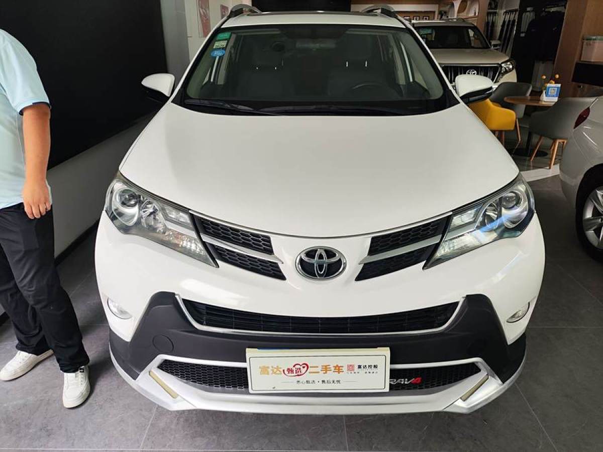 2014年8月豐田 RAV4榮放  2013款 2.0L CVT四驅(qū)新銳版