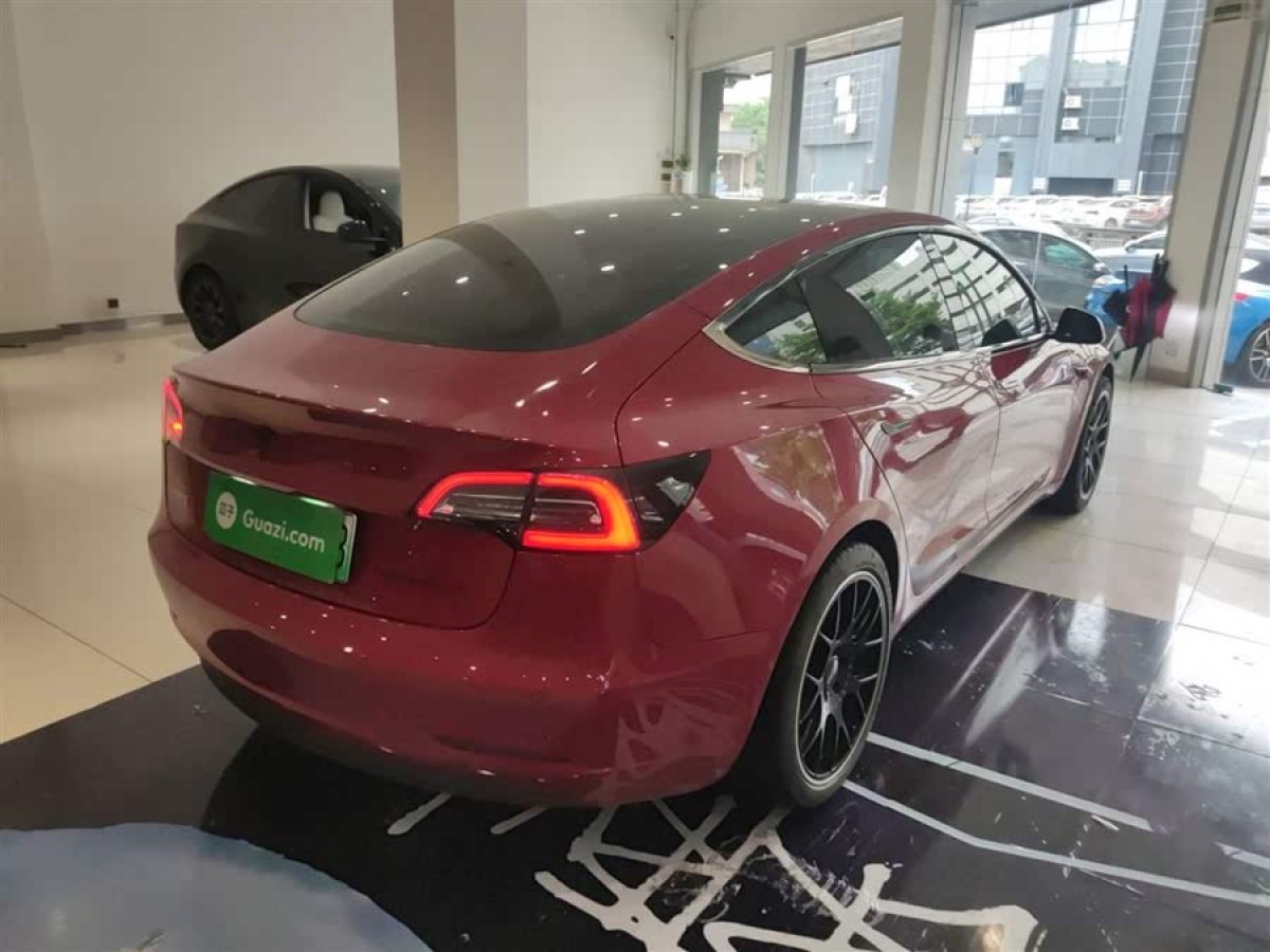 特斯拉 Model 3  2020款 改款 標(biāo)準(zhǔn)續(xù)航后驅(qū)升級(jí)版圖片