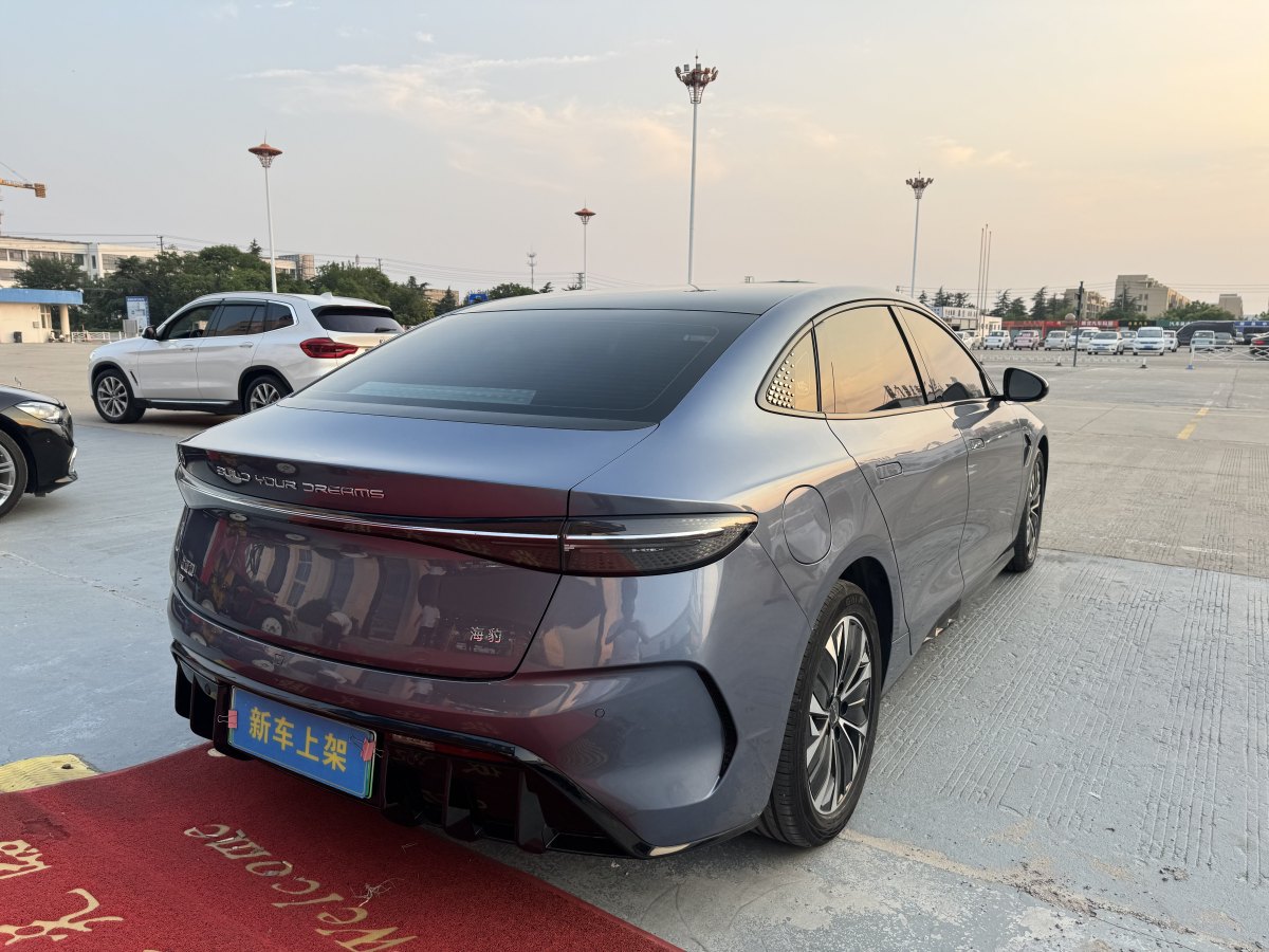 比亞迪 海豹  2022款 550km 標準續(xù)航后驅版尊貴型圖片