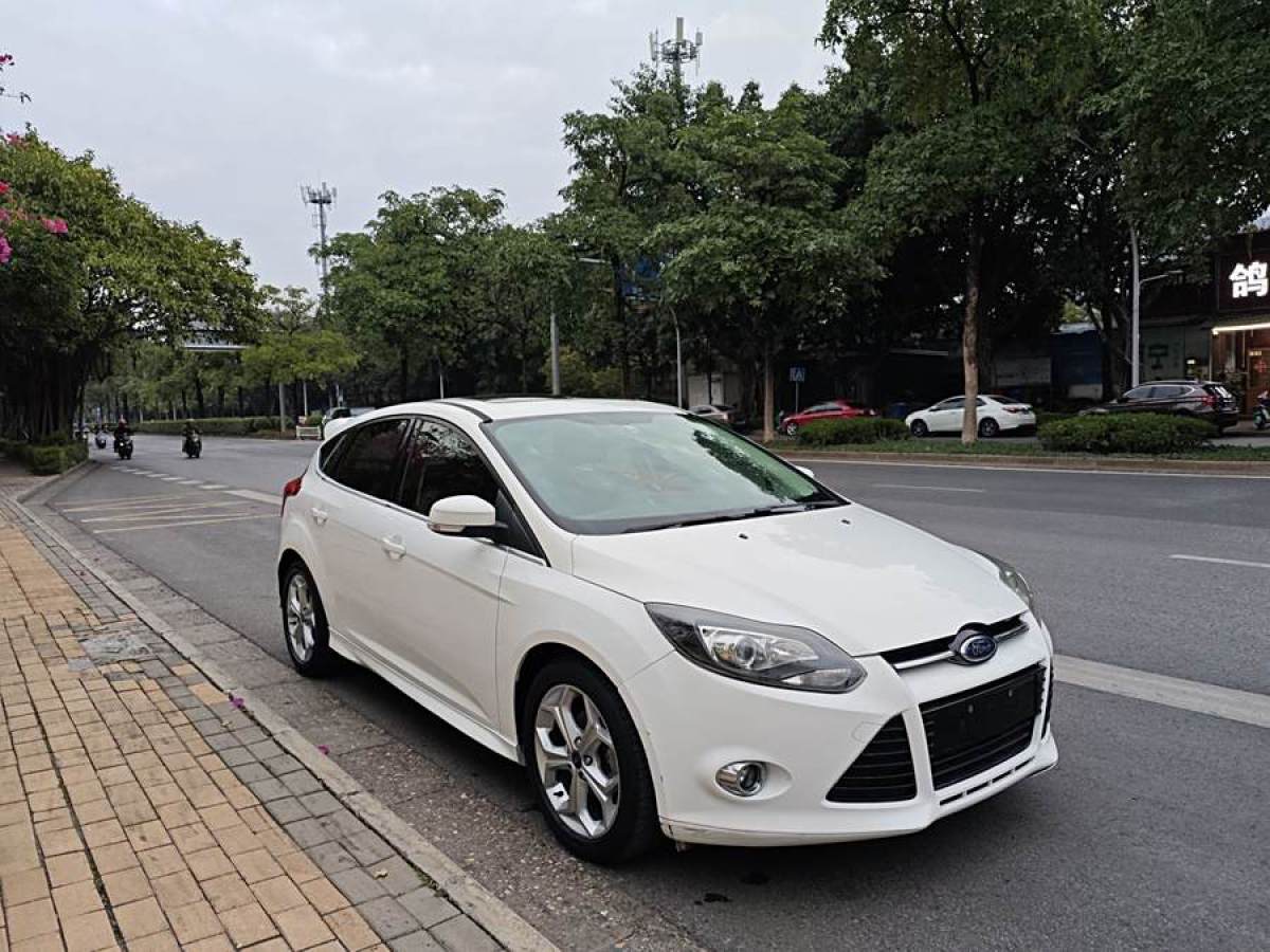 福特 ?？怂? 2012款 兩廂 2.0L 手動豪華運動型圖片