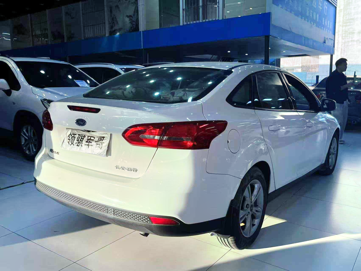 福特 ?？怂? 2018款 三廂經(jīng)典 1.6L 自動(dòng)舒適型智行版圖片