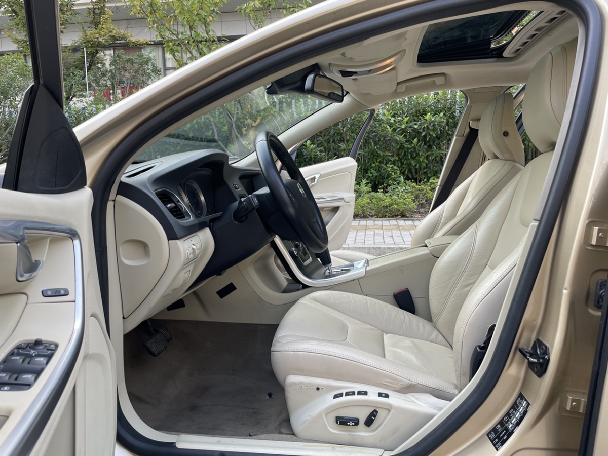 沃爾沃 S60  2011款 2.0T 舒適版圖片