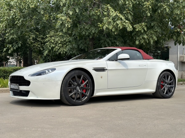 阿斯顿·马丁 V8 Vantage  2015款 4.7L Roadster