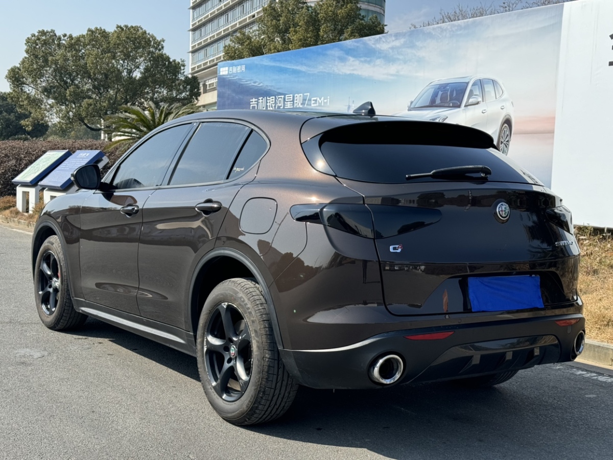 阿爾法·羅密歐 Stelvio  2017款 2.0T 200HP 精英版圖片