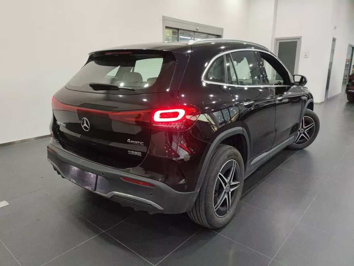 奔馳 奔馳EQA  2022款 EQA 300 4MATIC 首發(fā)特別版圖片