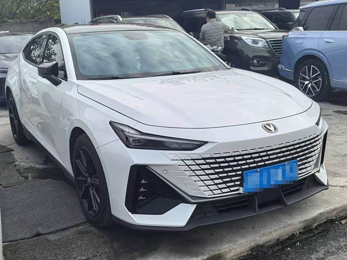 長安 長安UNI-V  2023款 1.5T 運動版圖片