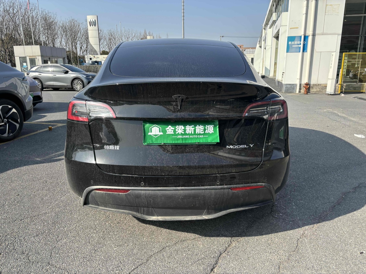 特斯拉 Model 3  2021款 改款 標(biāo)準(zhǔn)續(xù)航后驅(qū)升級版圖片