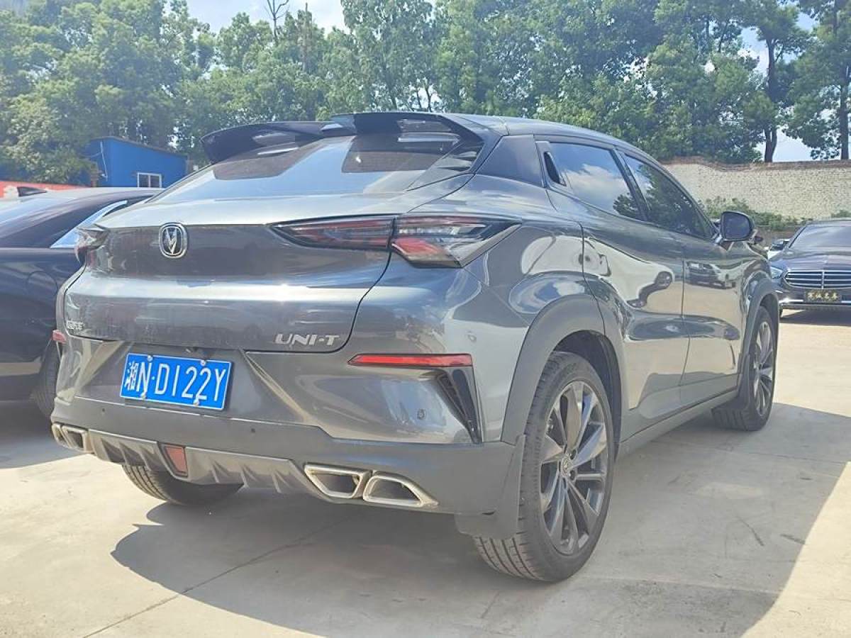 長(zhǎng)安 UNI-T  2020款 1.5T 尊貴型圖片