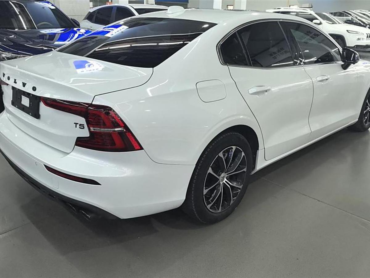 沃爾沃 S60L  2021款 T4 智逸豪華版圖片