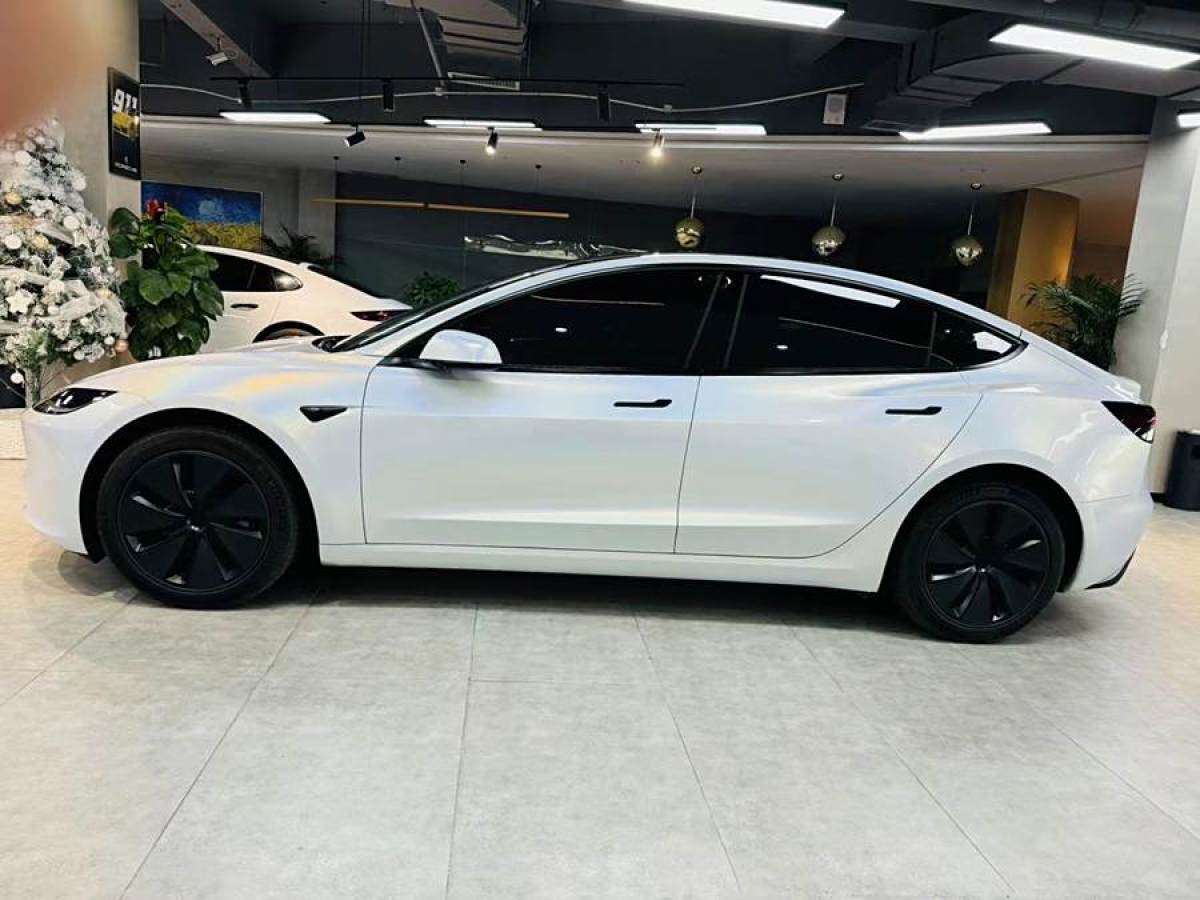 特斯拉 Model Y  2023款 后輪驅(qū)動版圖片