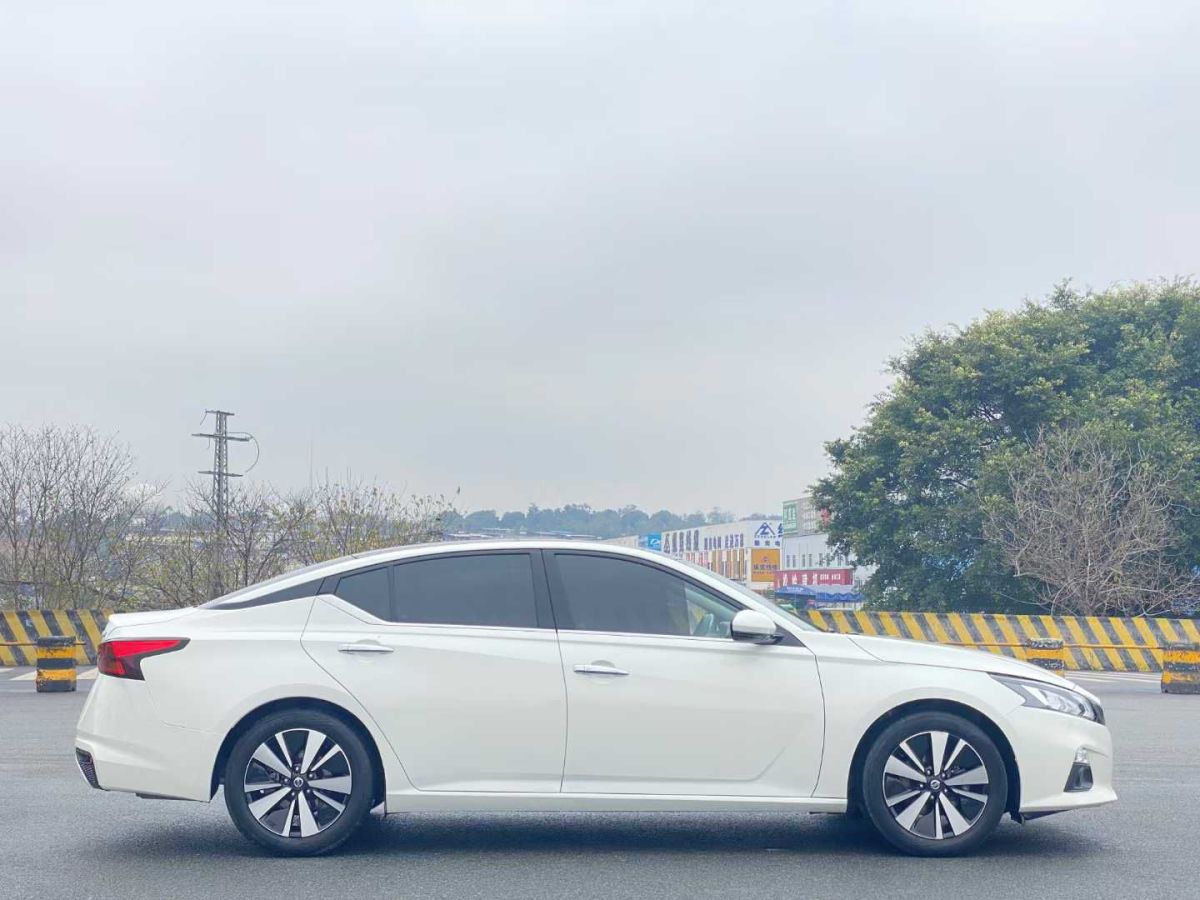 日產(chǎn) 天籟  2022款 2.0L XE 純享版圖片