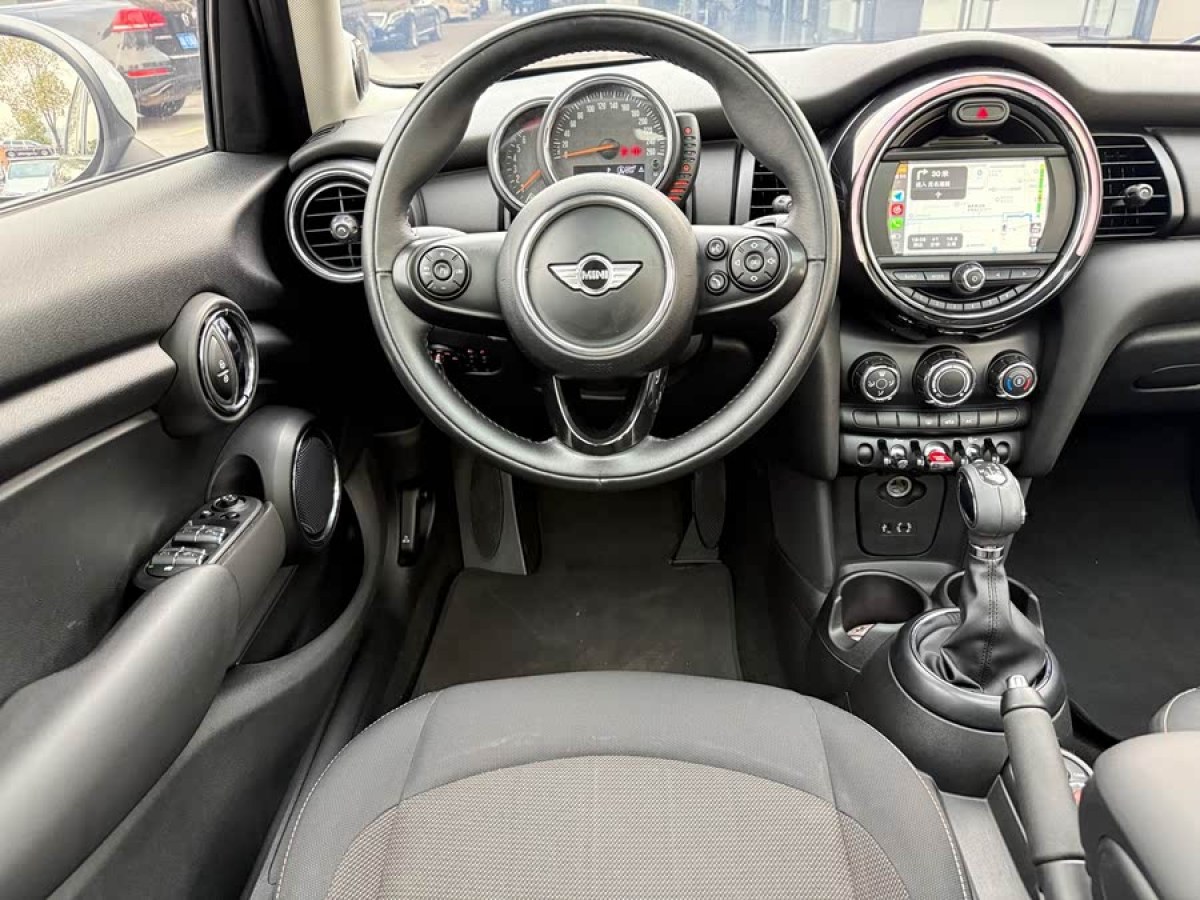 MINI MINI  2016款 1.2T ONE 先鋒派 五門版圖片