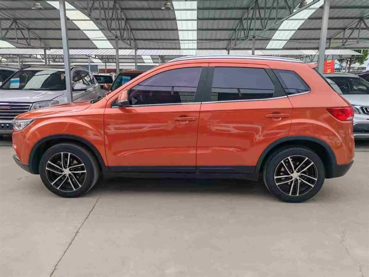奔騰 X40  2017款 1.6L 自動豪華型圖片