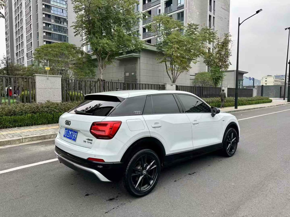 奧迪 奧迪Q3  2021款 35 TFSI 時(shí)尚動(dòng)感型圖片