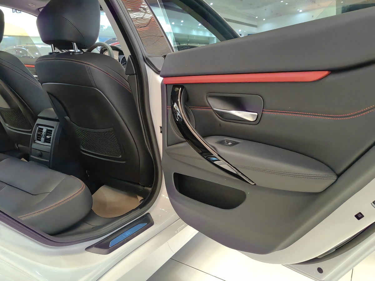 2015年9月宝马 宝马4系  2014款 428i  xDrive Gran Coupe 设计套装型
