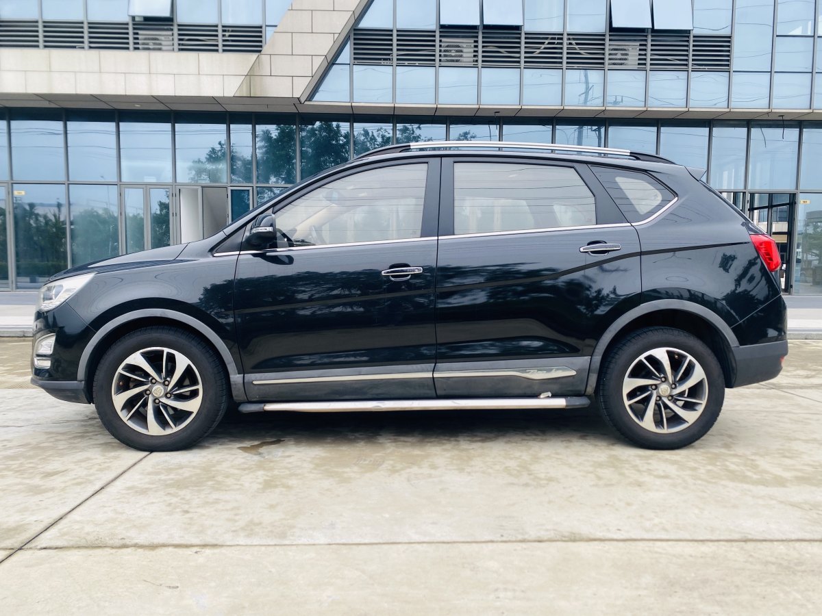 寶駿 560  2015款 1.8L 手動豪華型圖片