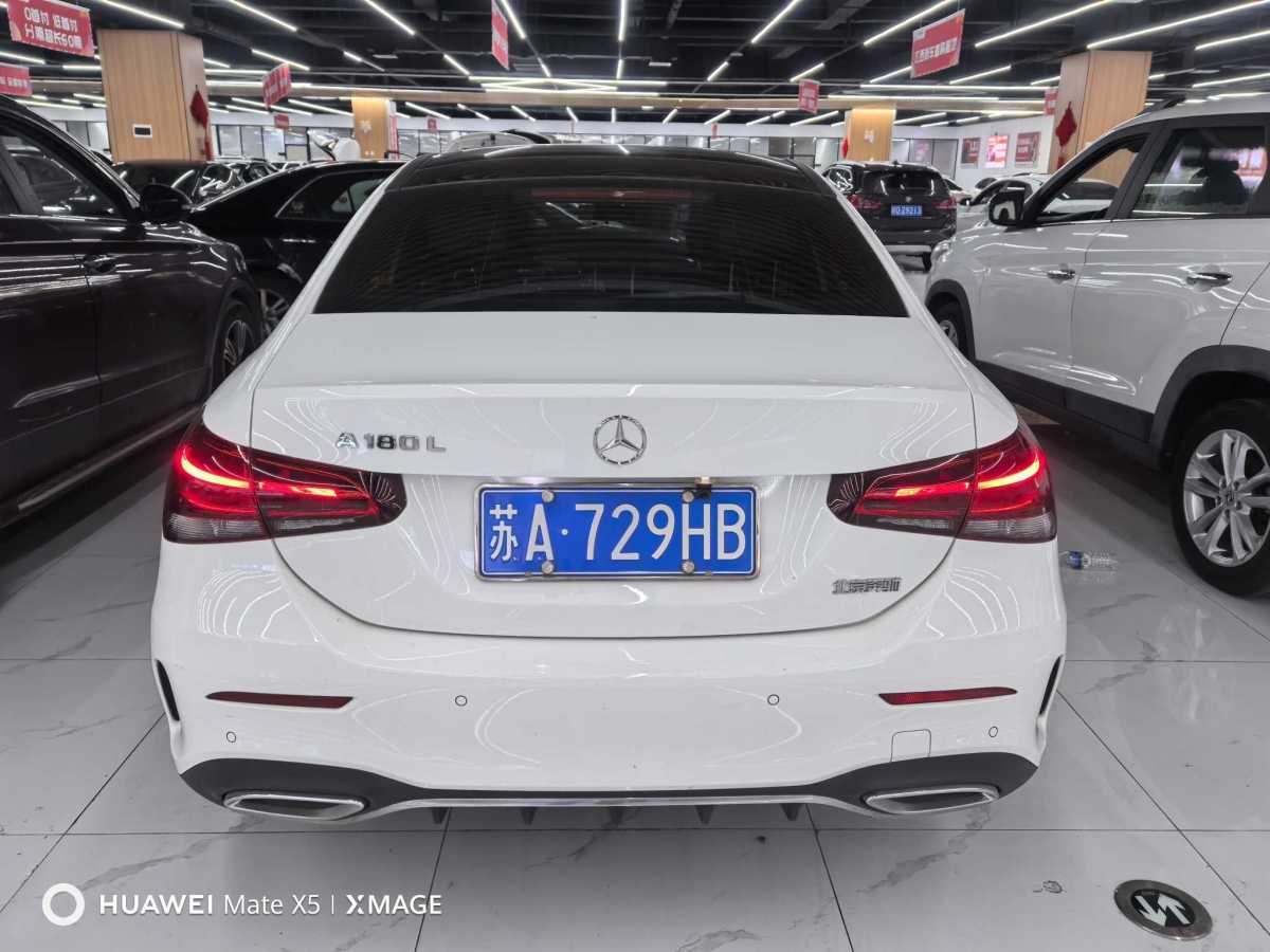 奔馳 奔馳A級  2019款  改款 A 180 L 運(yùn)動轎車圖片