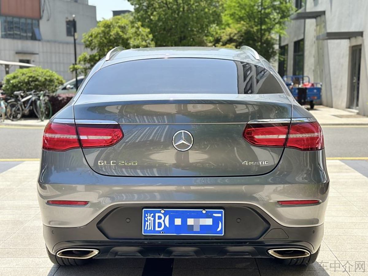 奔馳 奔馳GLC  2023款 改款 GLC 260 4MATIC 轎跑SUV圖片