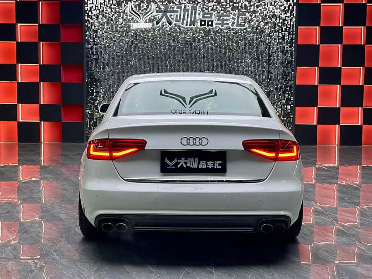 奧迪 奧迪A4L  2013款 35 TFSI 自動(dòng)標(biāo)準(zhǔn)型圖片