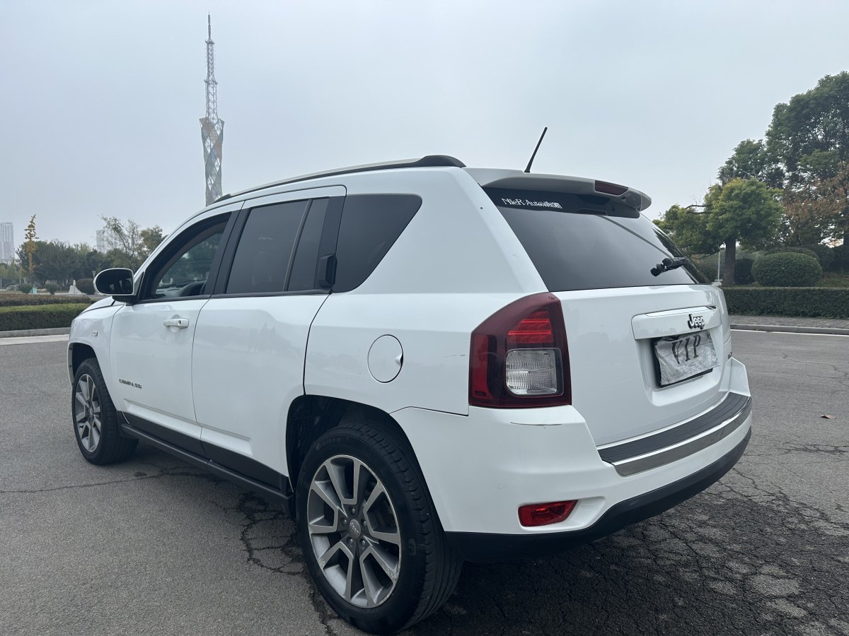 Jeep 指南者  2014款 2.0L 兩驅運動版圖片