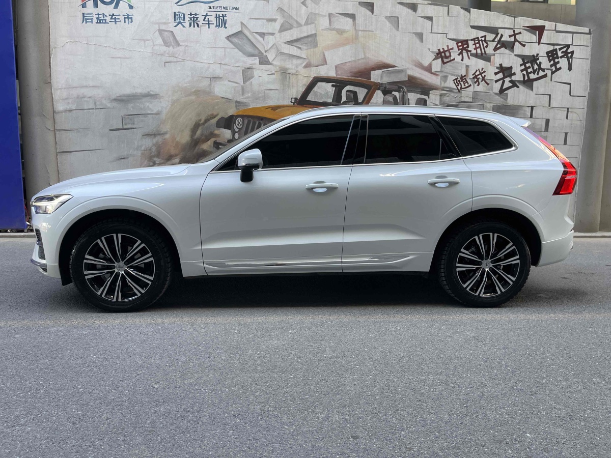 沃爾沃 XC60  2022款 B5 四驅(qū)智遠(yuǎn)豪華版圖片