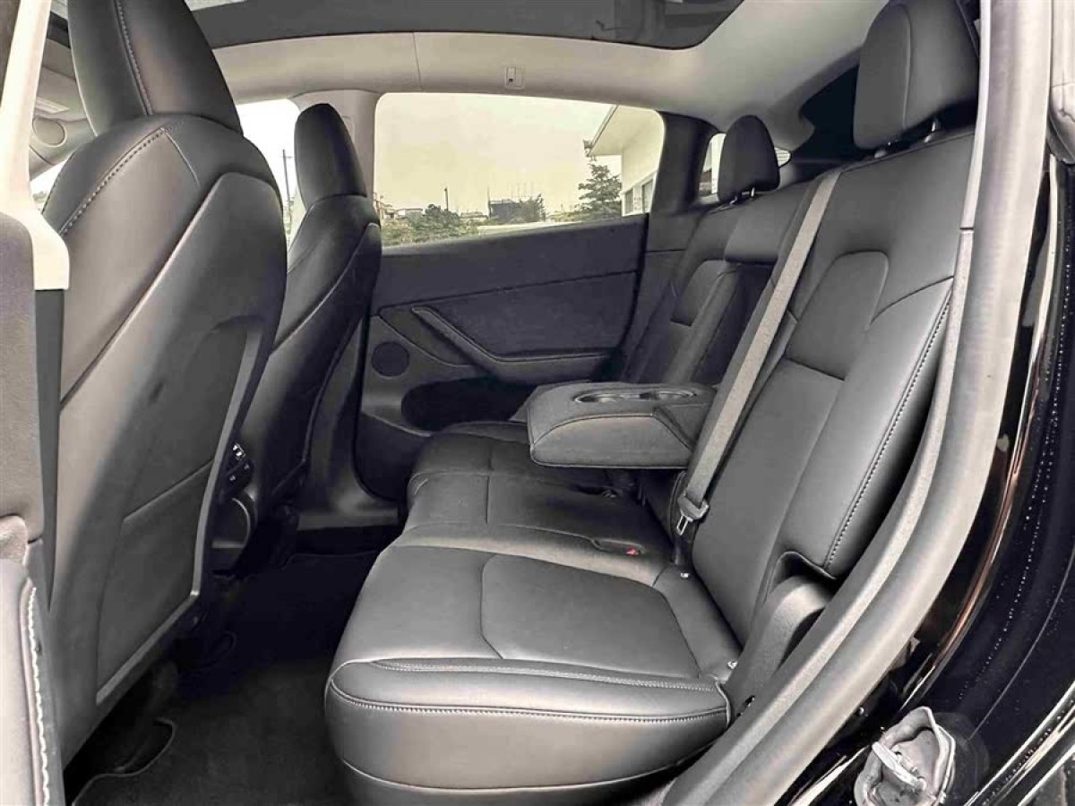 特斯拉 Model Y  2023款 長續(xù)航全輪驅(qū)動版圖片