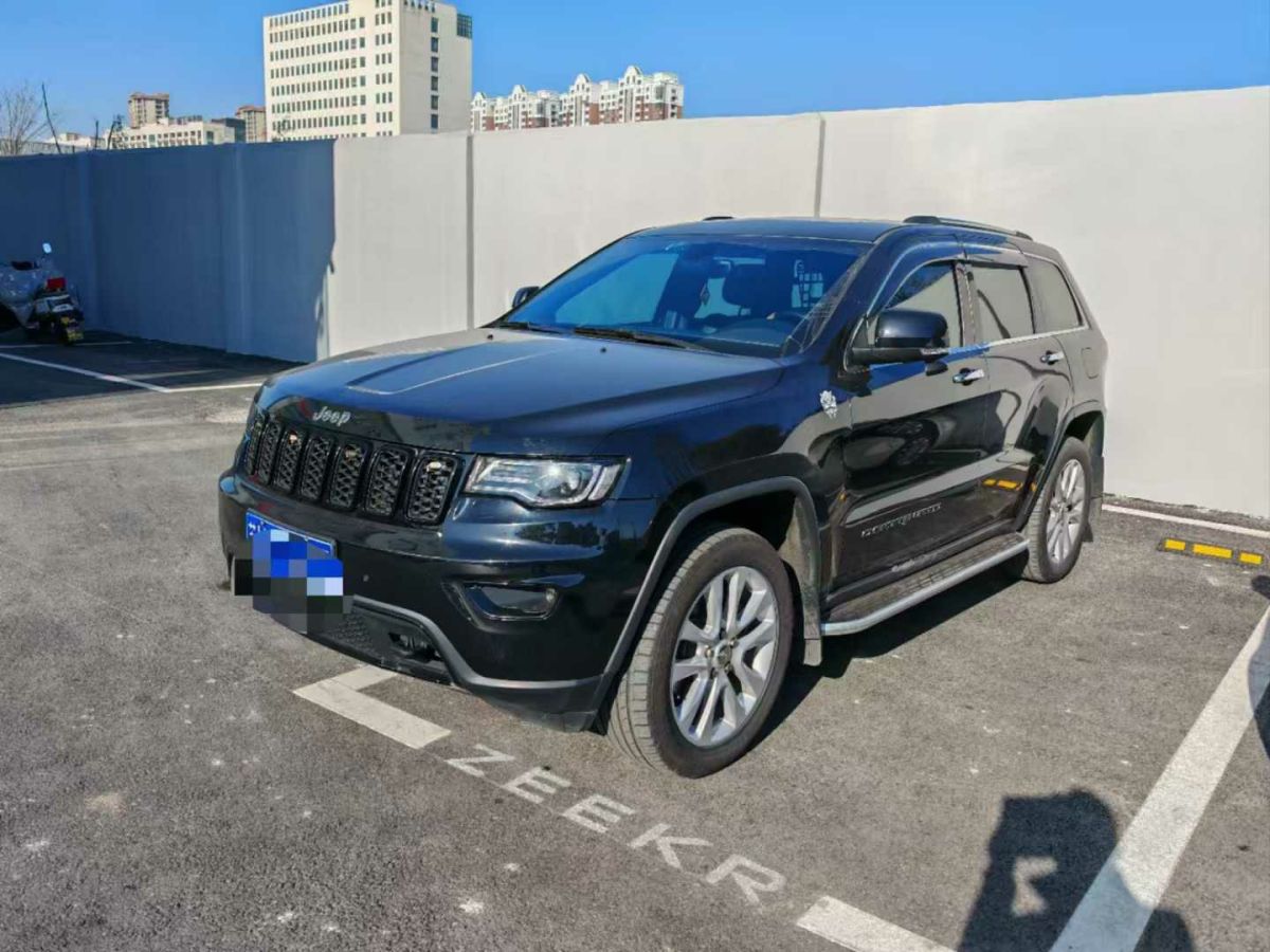 Jeep 大切諾基  2018款 3.6L 高性能四驅(qū)版圖片