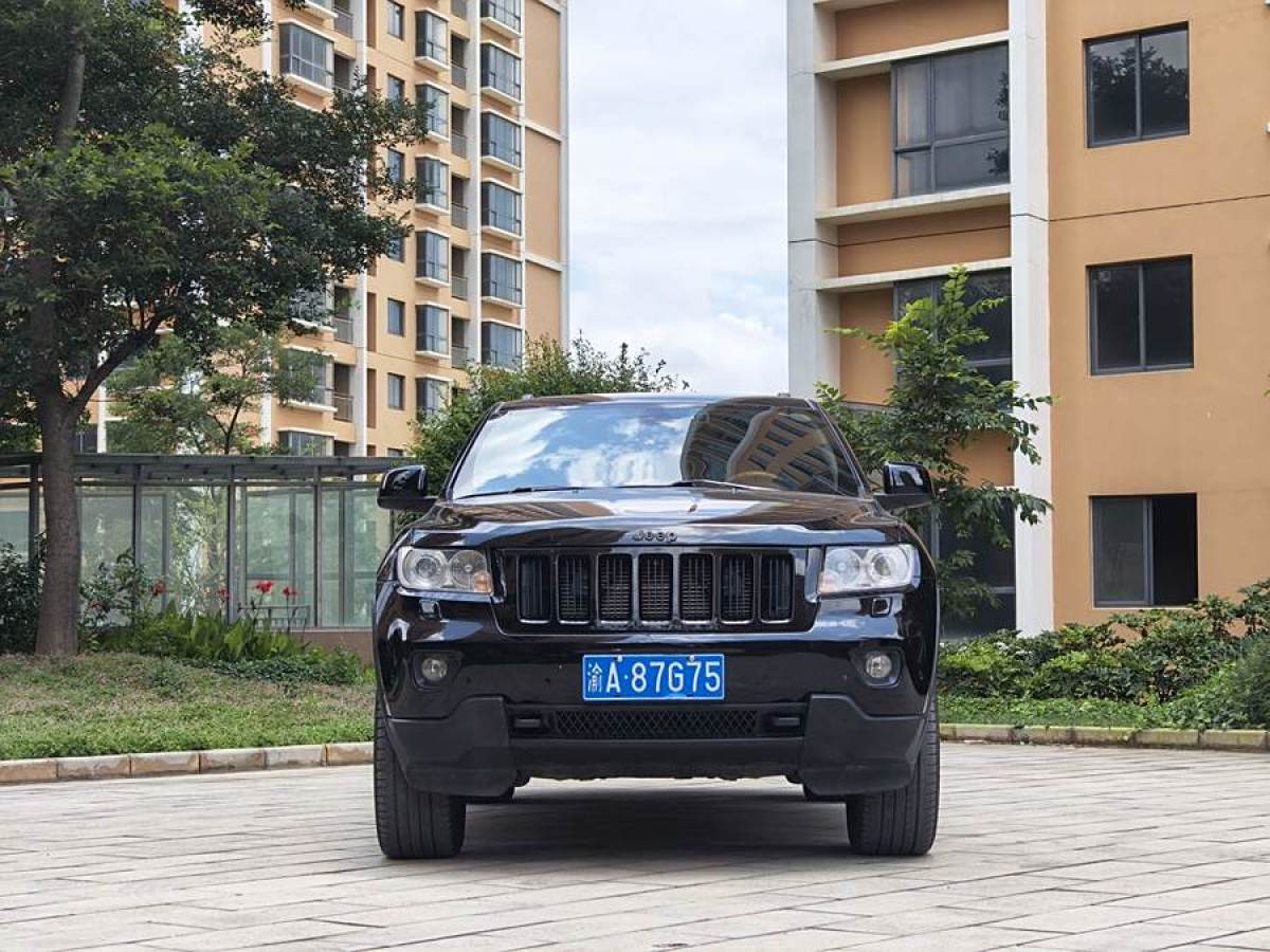 Jeep 大切諾基  2011款 改款 3.6L 旗艦導(dǎo)航版圖片