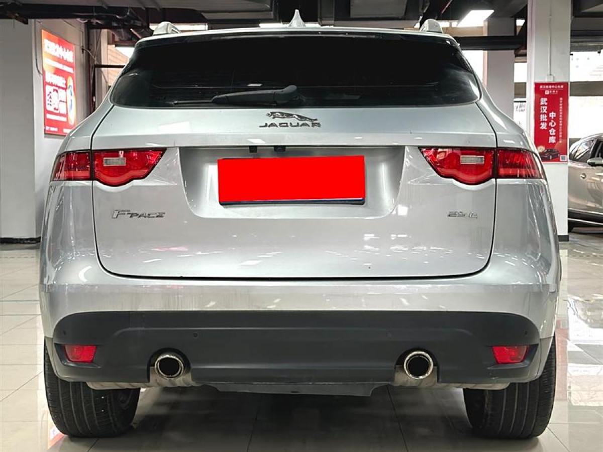 2018年6月捷豹 F-PACE  2016款 2.0T 兩驅(qū)都市尊享版