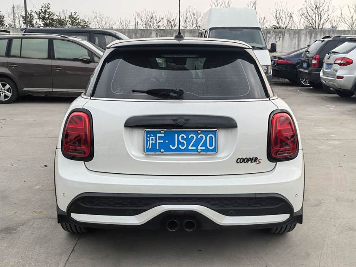 MINI MINI  2023款 改款 2.0T COOPER S 藝術(shù)家 五門版圖片