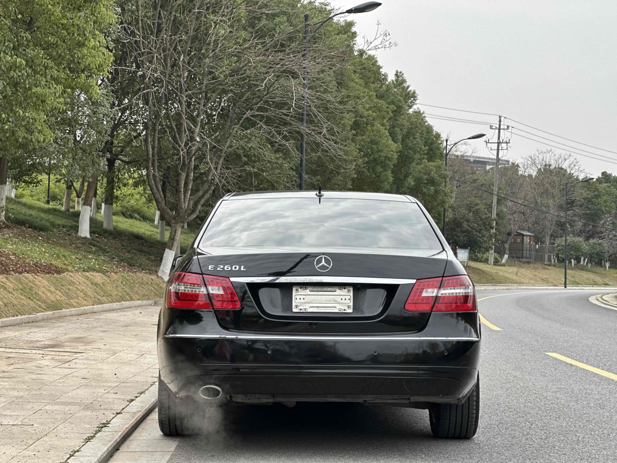 奔馳 奔馳E級(jí)  2013款 E 260 L CGI優(yōu)雅型圖片