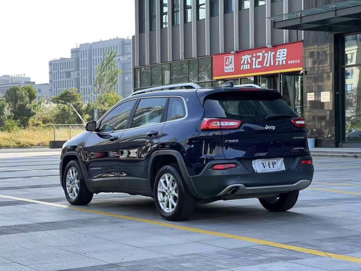 Jeep 自由光  2017款 2.0L 領(lǐng)先版圖片