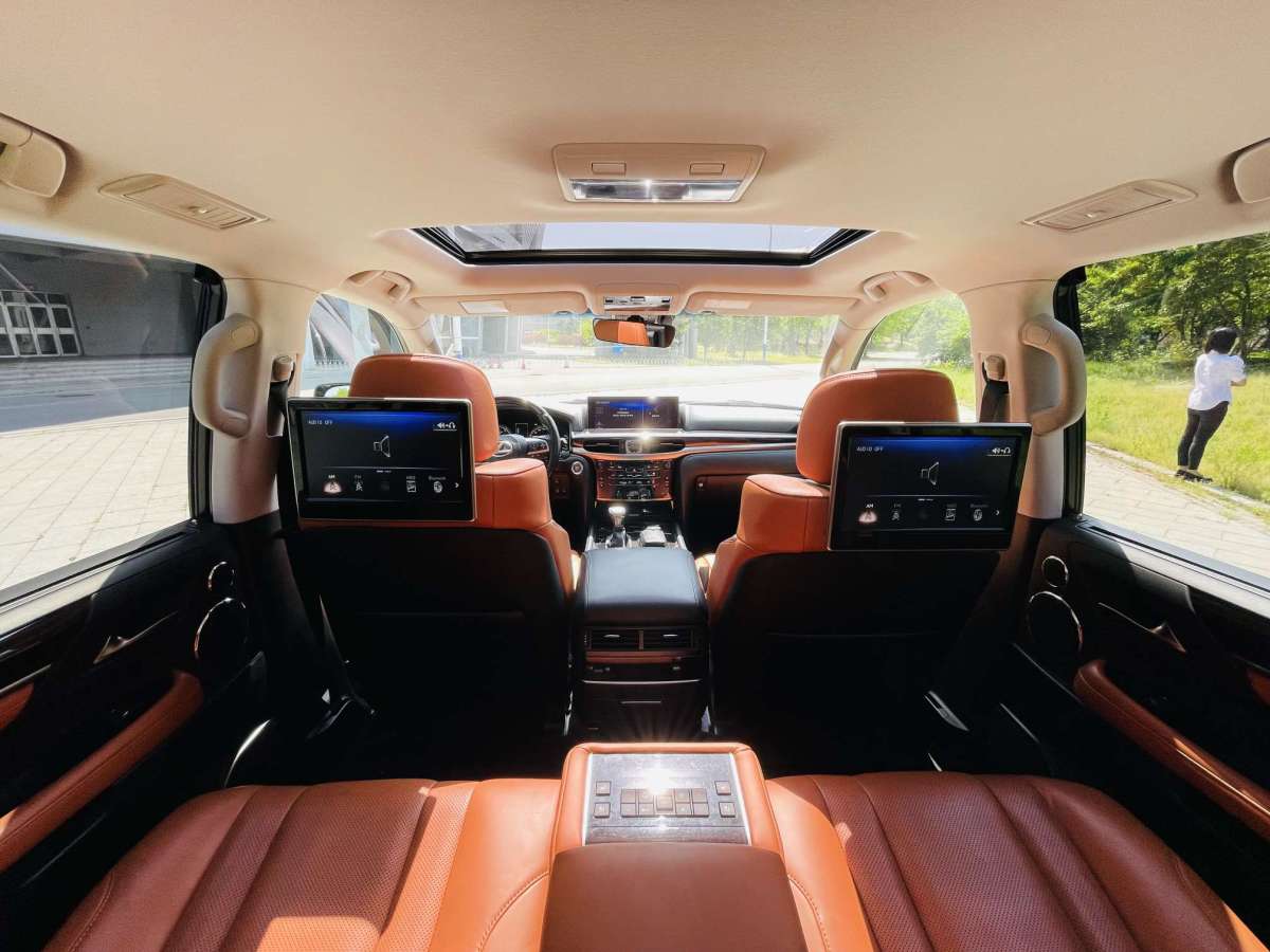 Lexus LX2016 Model 570 Deluxe Edition图片