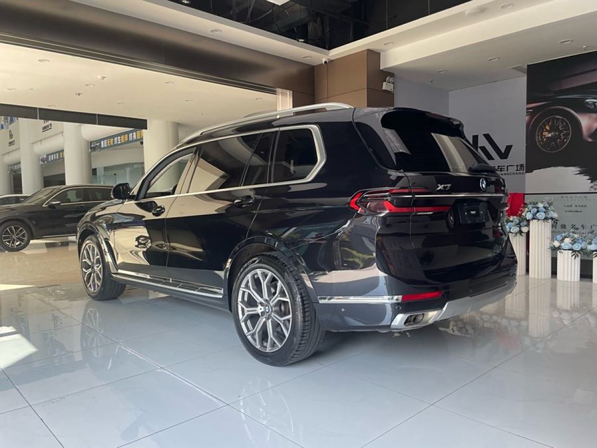 寶馬 寶馬X7  2023款 xDrive40i 領(lǐng)先型豪華套裝圖片