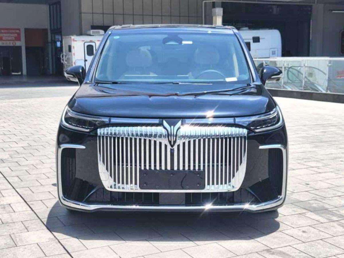 嵐圖 夢(mèng)想家  2025款 PHEV 四驅(qū)卓越鯤鵬版圖片