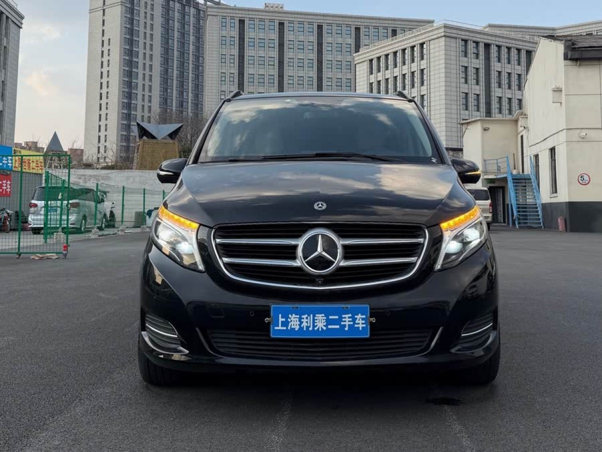 奔馳 V級(jí)  2018款 V 260 L 尊貴加長(zhǎng)版 國(guó)VI圖片
