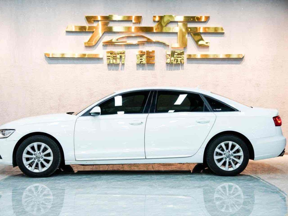 奧迪 奧迪A6L  2014款 TFSI 標(biāo)準(zhǔn)型圖片