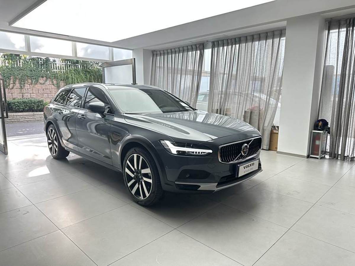 沃尔沃 V90  2023款 Cross Country B5 AWD 智尊版图片