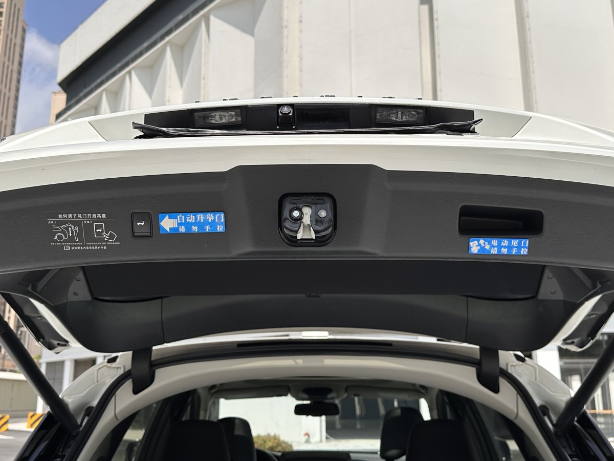 英菲尼迪 QX50  2020款 改款 2.0T 四驅(qū)菁英版圖片