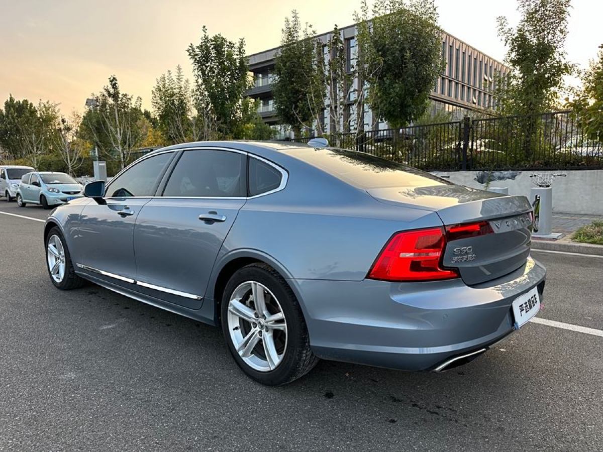 沃爾沃 S90  2019款 T5 智逸版圖片