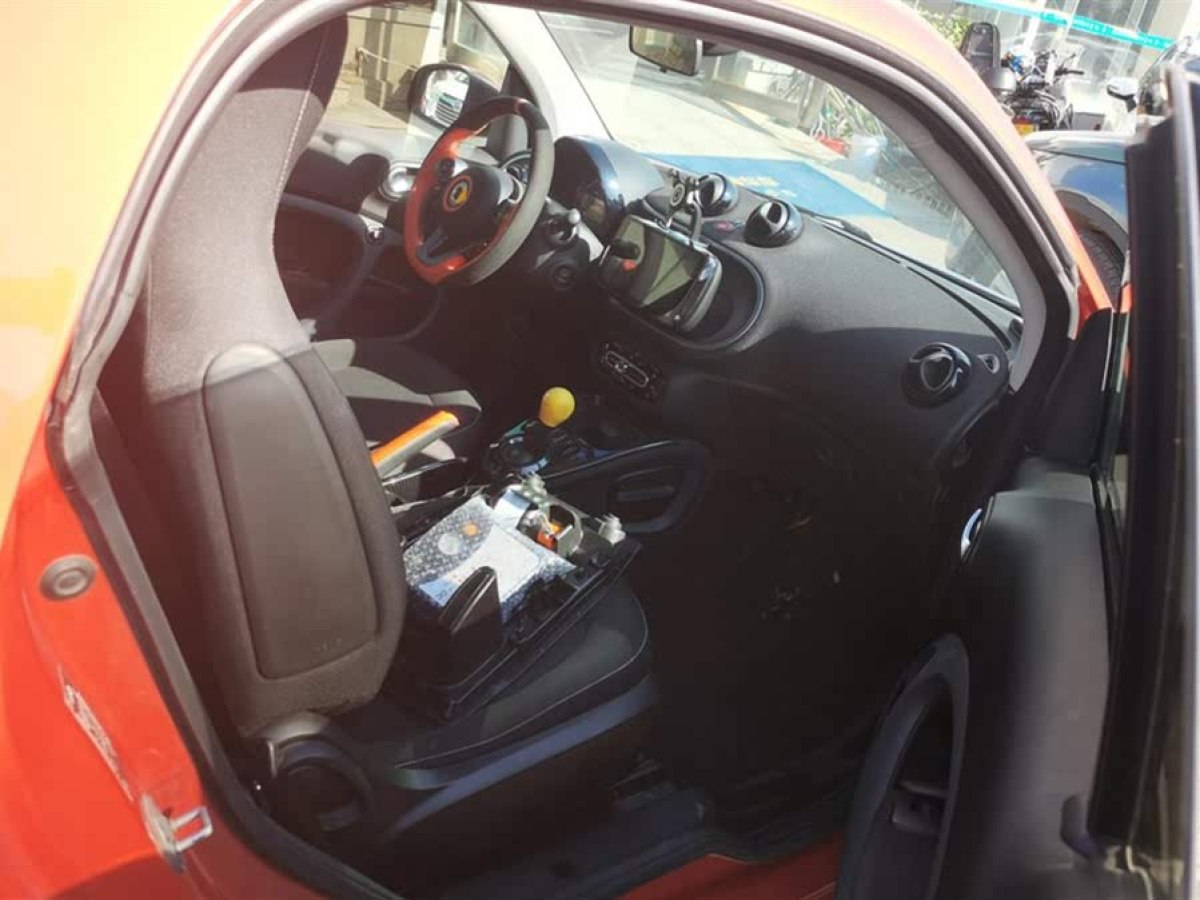 smart fortwo  2018款 1.0L 52千瓦硬頂激情版圖片