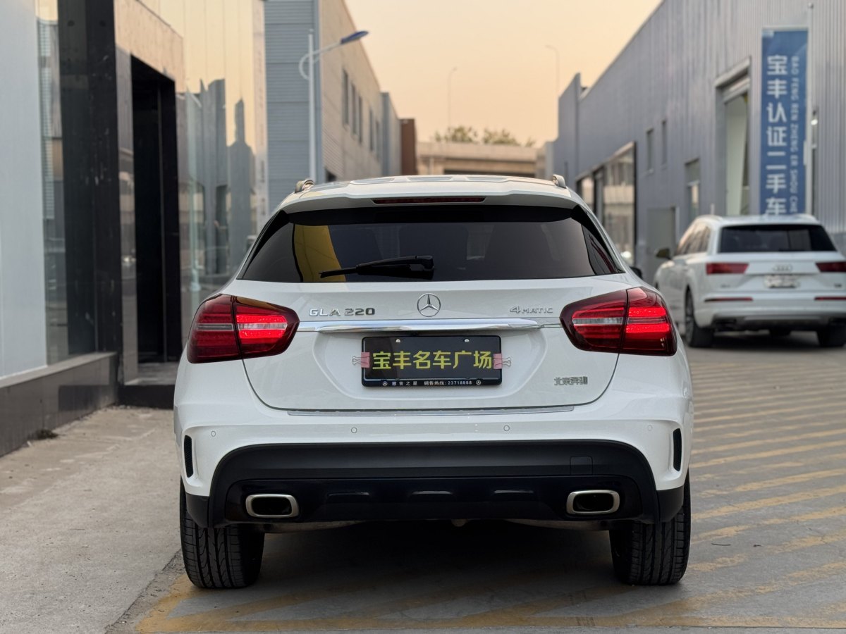 奔馳 奔馳GLA  2018款 GLA 220 4MATIC 運(yùn)動型圖片