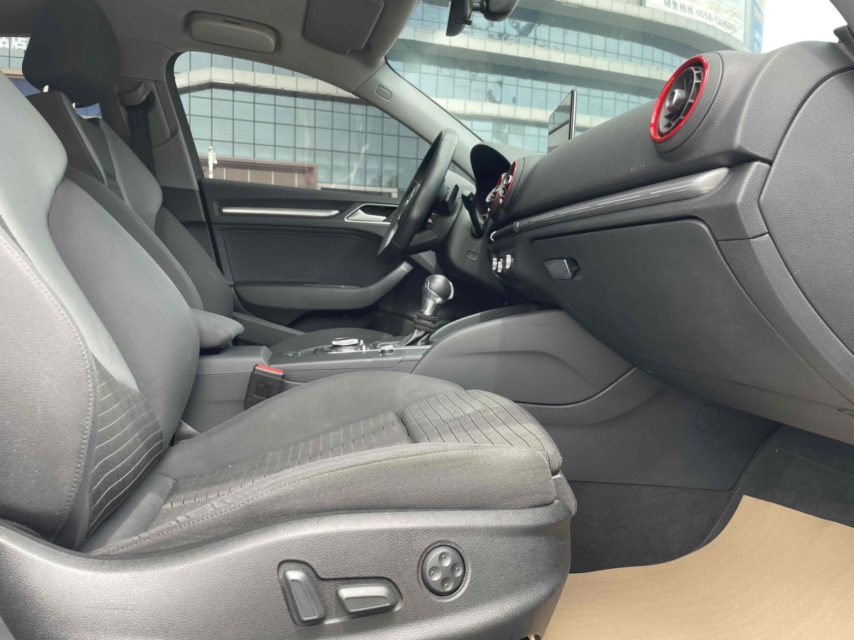 2020年4月奧迪 奧迪A3  2019款 Sportback 35 TFSI 運動型 國VI